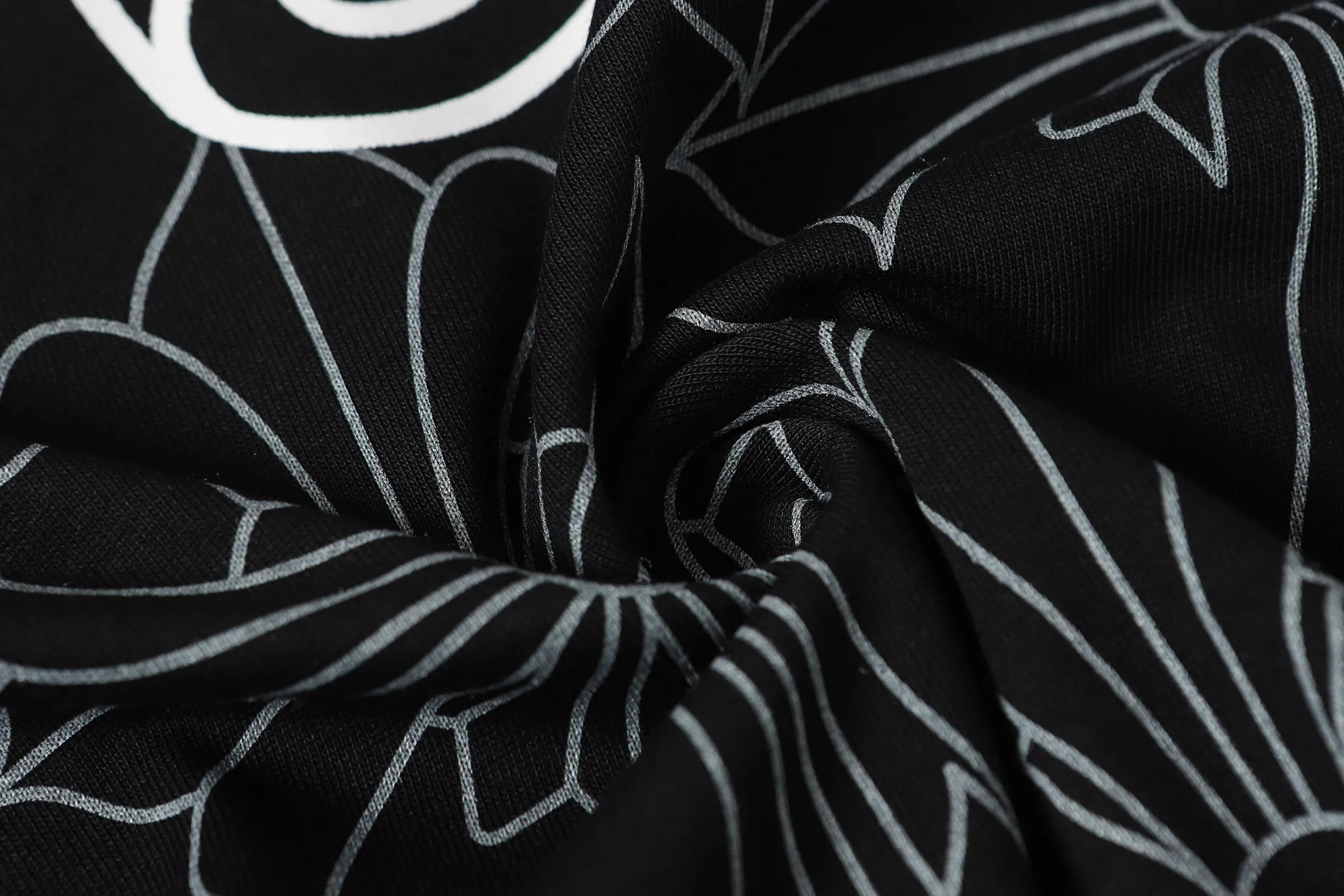 P170 Chrome Hearts CH Chrome Hearts Dark Pattern Color Horseshoe Sanskrit Short Sleeve T-shirt Uses direct injection imported machine printing Hardware and accessories are all milled and customized Correctly configured Black 2025 Chrome Hearts genuine packaging 260 grams of custom-dyed double yarn cotton Large version Loose and stylish Differentiated from low version slim and long version The upper body stretches the hips 100% commitment: top quality Do not make fast food The highest version on the market Top quality - different from the ordinary versions on the market If you care about quality, you should also respect the price. Absolutely 0 after-sales service and 0 return rate so far. It’s hard not to love the style - 260g double yarn cotton custom dyed fabric - Correct high-density main mark, washed tag, hand-sewn